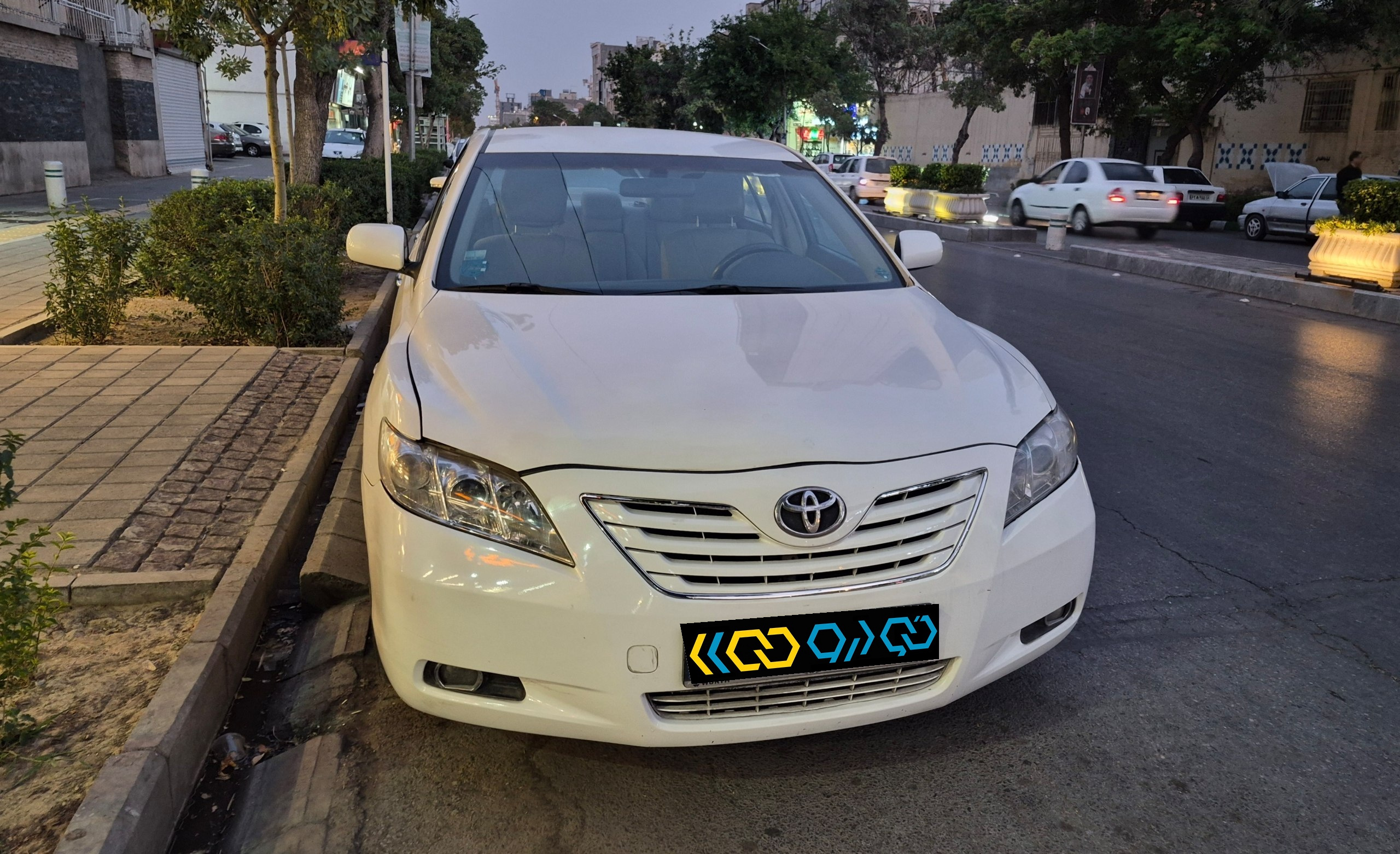 کمری GLX
